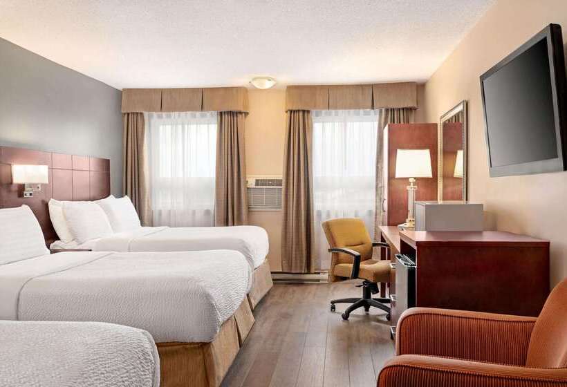 هتل Days Inn By Wyndham Fredericton