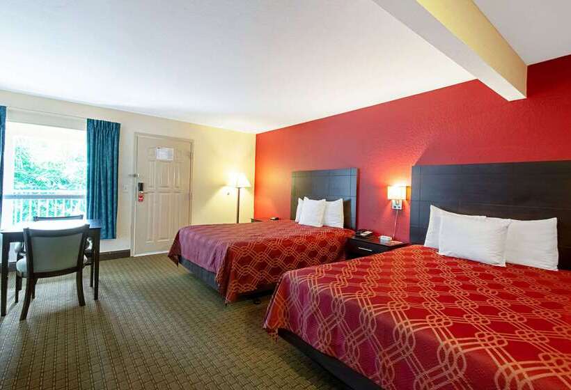 هتل Econo Lodge Inn & Suites