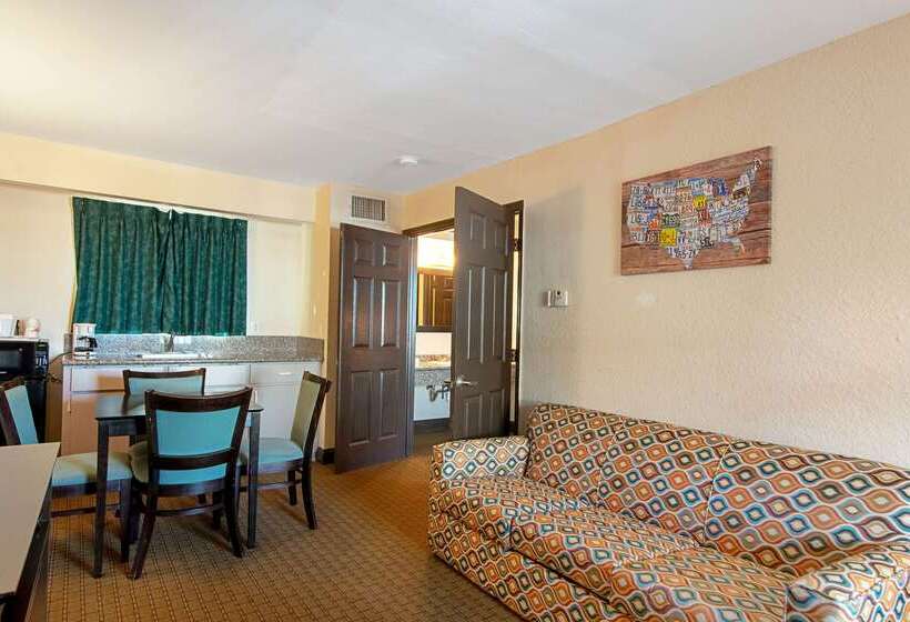 ホテル Econo Lodge Inn & Suites