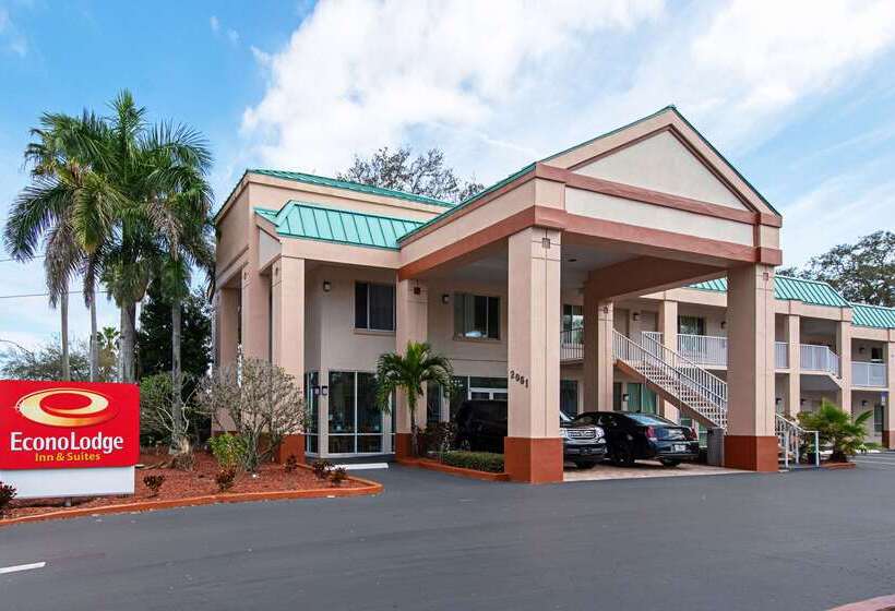 ホテル Econo Lodge Inn & Suites