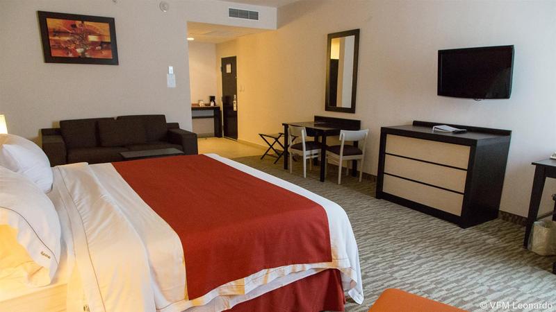 فندق Excellence Express & Suites