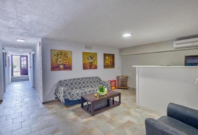 فندق Halaris Rooms