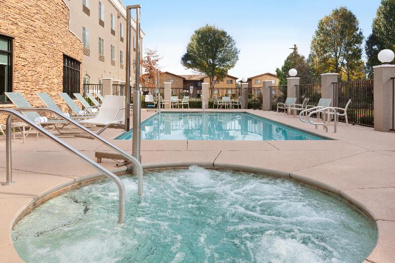 هتل Holiday Inn Express & Suites Merced   Yosemite Natl Pk Area, An Ihg