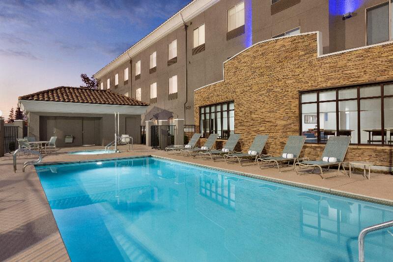 هتل Holiday Inn Express & Suites Merced   Yosemite Natl Pk Area, An Ihg