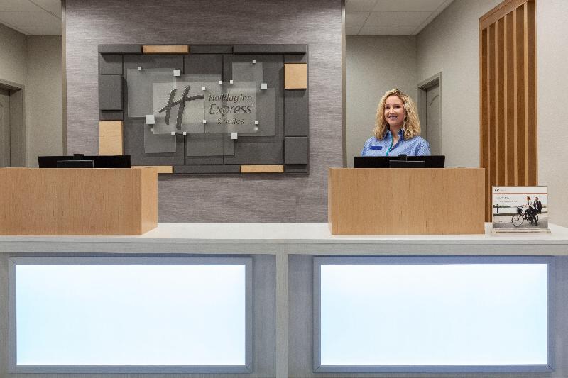هتل Holiday Inn Express & Suites Merced   Yosemite Natl Pk Area, An Ihg