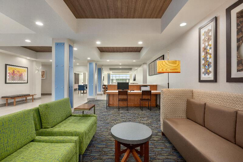 هتل Holiday Inn Express & Suites Merced   Yosemite Natl Pk Area, An Ihg