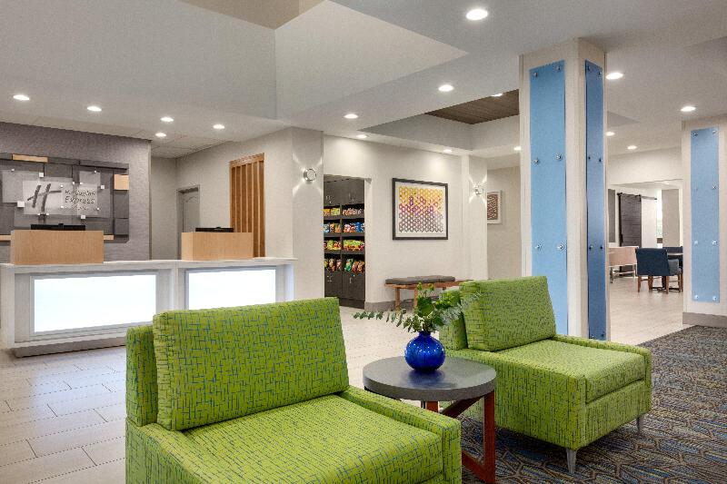 هتل Holiday Inn Express & Suites Merced   Yosemite Natl Pk Area, An Ihg