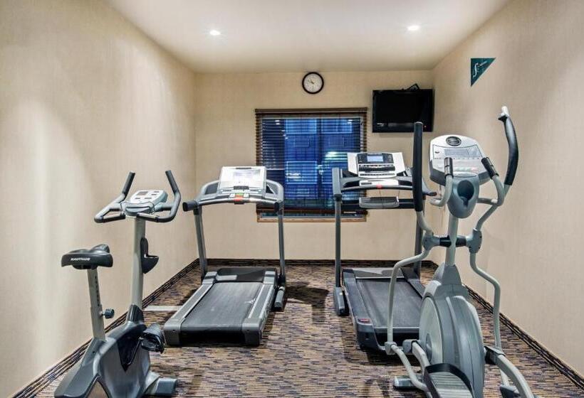 هتل Ramada By Wyndham Prince Albert