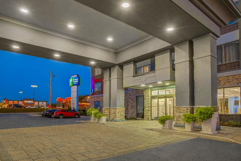 Hotel Holiday Inn Express  & Suites  Woodstock