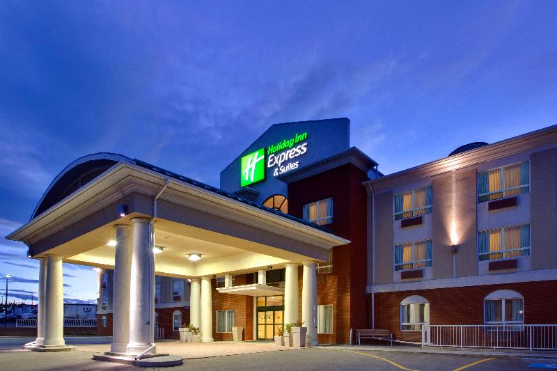 Hotel Holiday Inn Express  & Suiteshinton