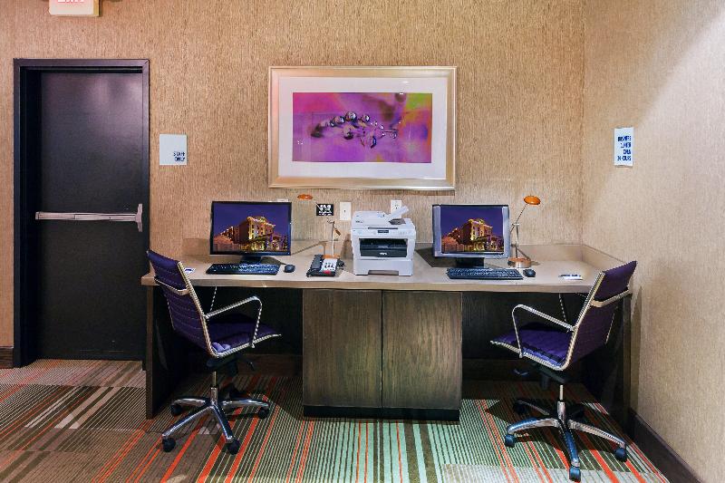 هتل Holiday Inn Express Frisco Legacy Park Area By Ihg
