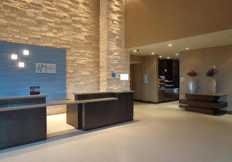 هتل Holiday Inn Express Frisco Legacy Park Area