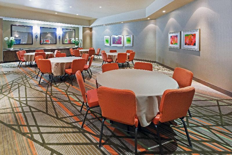 هتل Holiday Inn Express Frisco Legacy Park Area By Ihg