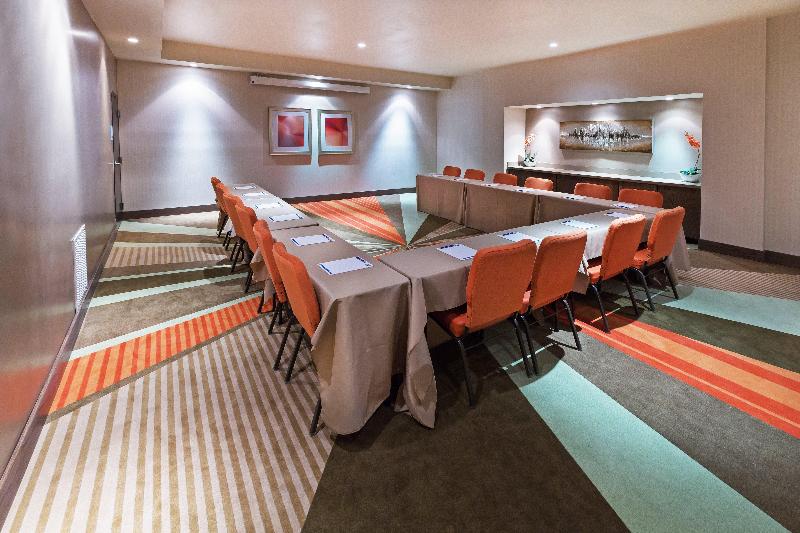 هتل Holiday Inn Express Frisco Legacy Park Area By Ihg