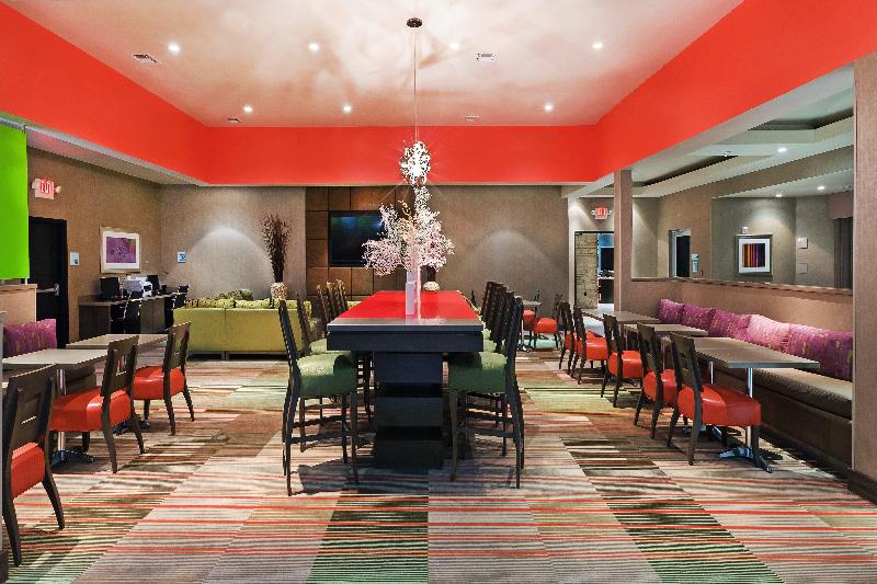 هتل Holiday Inn Express Frisco Legacy Park Area By Ihg