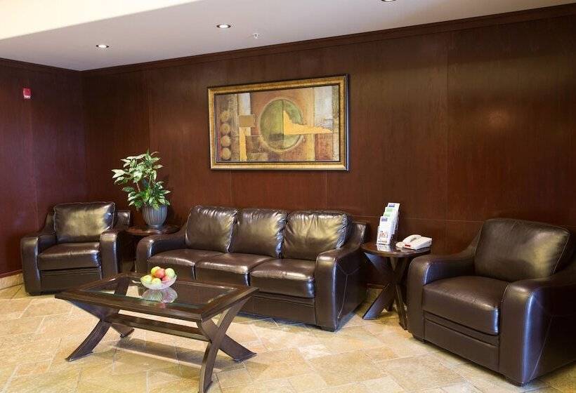 هتل Holiday Inn Express & Suites Whitecourt, An Ihg