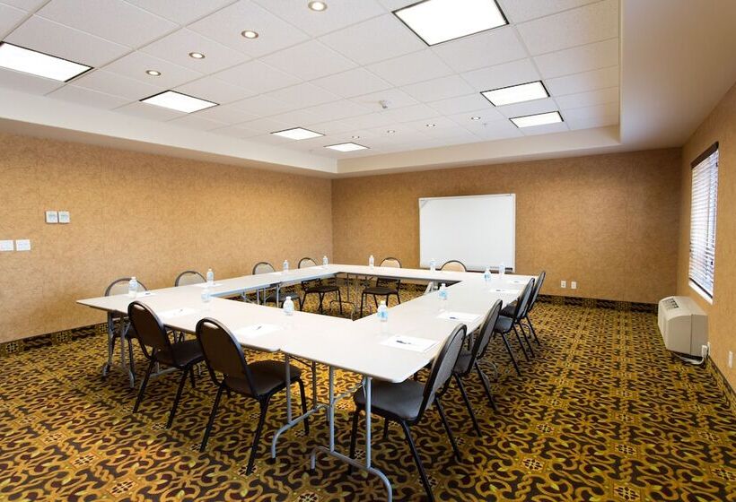 هتل Holiday Inn Express & Suites Whitecourt, An Ihg