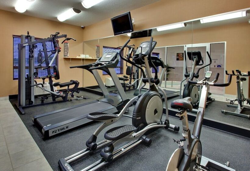 هتل Holiday Inn Express & Suites Whitecourt, An Ihg