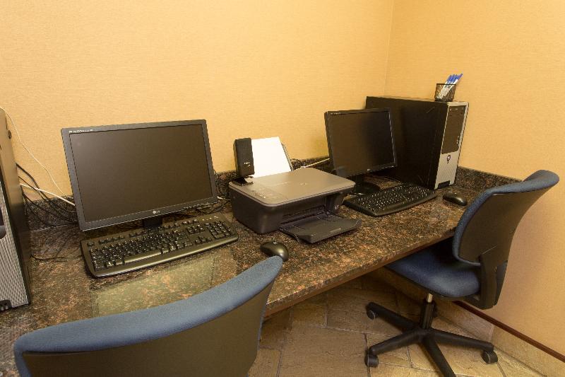 هتل Holiday Inn Express & Suites Whitecourt, An Ihg