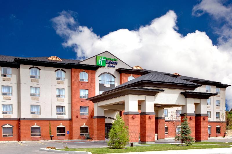 هتل Holiday Inn Express & Suites Whitecourt, An Ihg