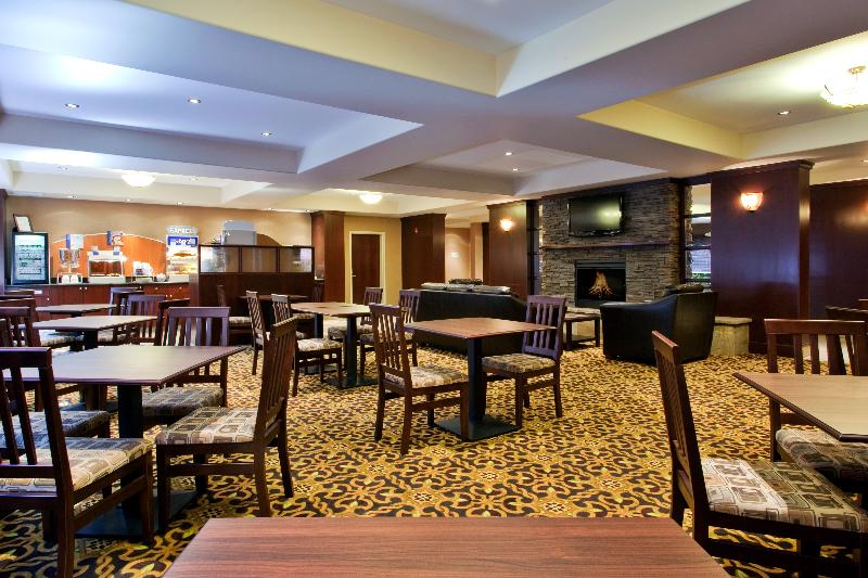هتل Holiday Inn Express & Suites Whitecourt, An Ihg