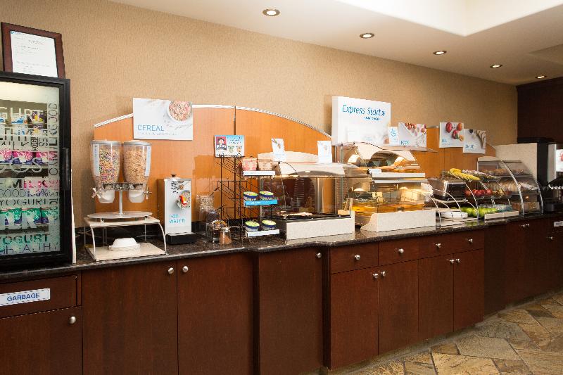 هتل Holiday Inn Express & Suites Whitecourt, An Ihg