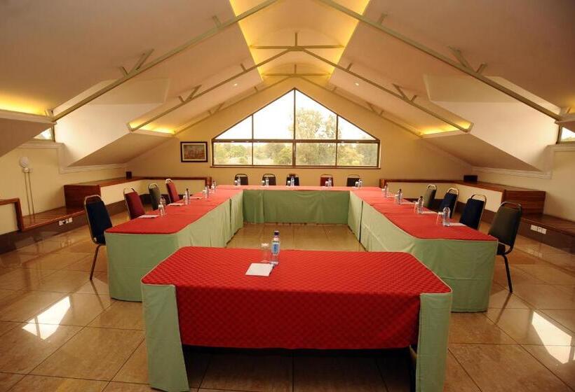 هتل Kenya Comfort Suites