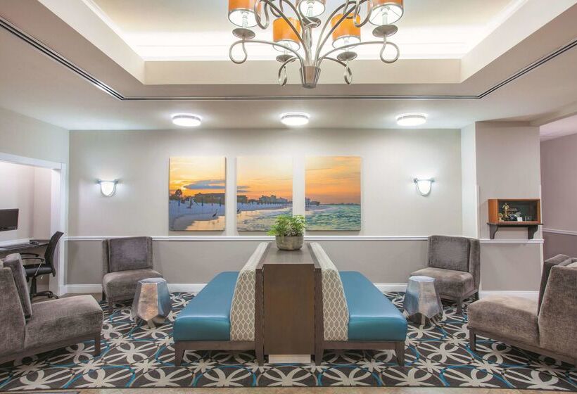 هتل La Quinta Inn & Suites By Wyndham Fort Walton Beach