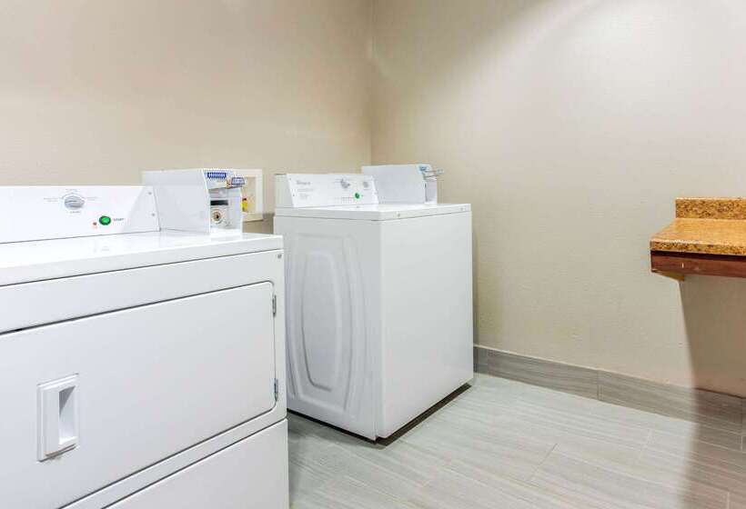 هتل La Quinta By Wyndham Hillsboro