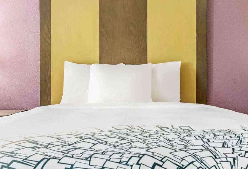 هتل La Quinta By Wyndham Hillsboro