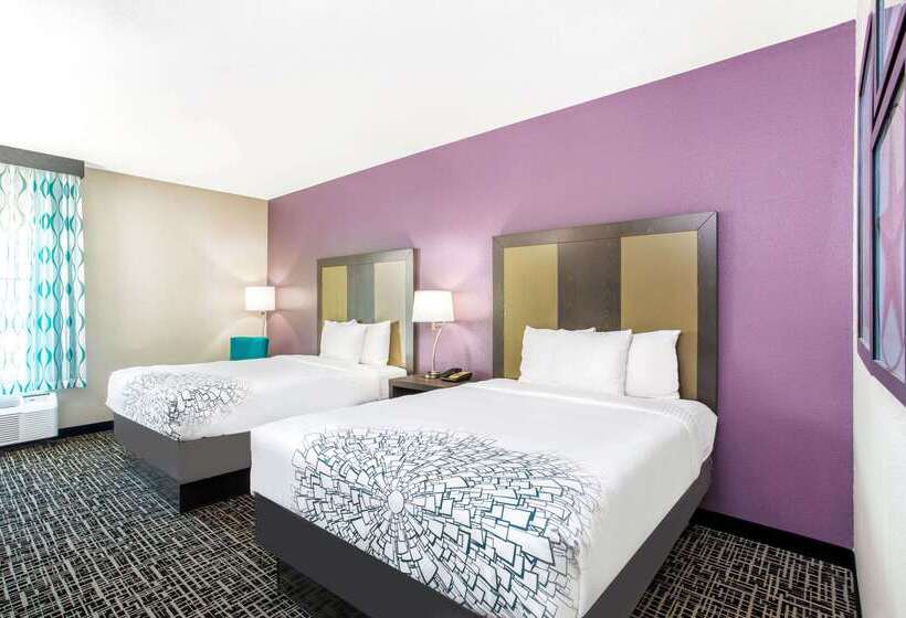هتل La Quinta By Wyndham Hillsboro