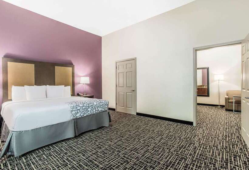 هتل La Quinta By Wyndham Hillsboro