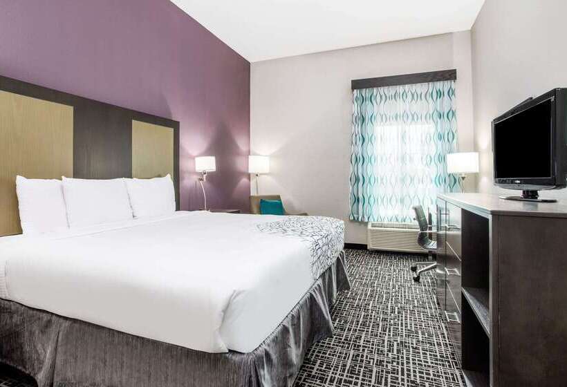 هتل La Quinta By Wyndham Hillsboro