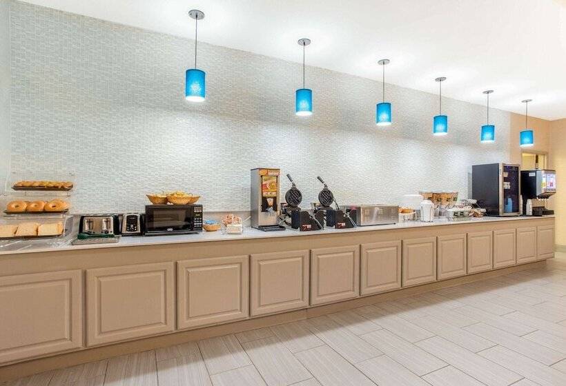 هتل La Quinta By Wyndham Hillsboro