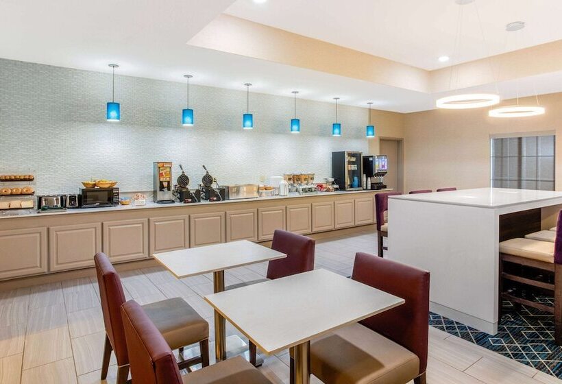هتل La Quinta By Wyndham Hillsboro