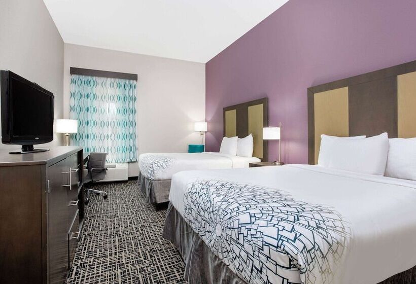 هتل La Quinta By Wyndham Hillsboro