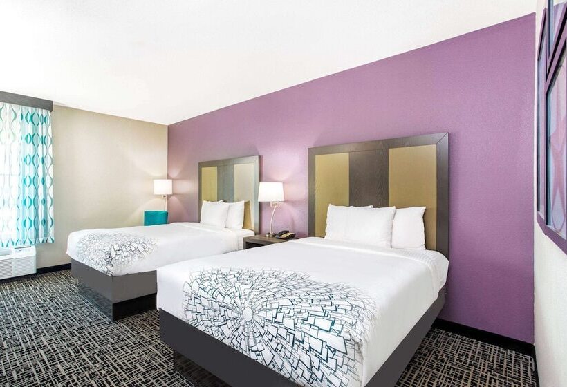 هتل La Quinta By Wyndham Hillsboro