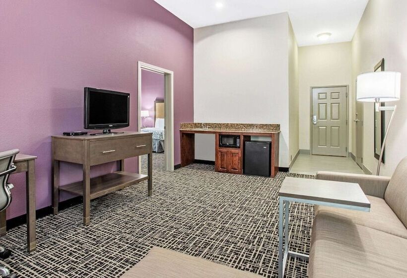 هتل La Quinta By Wyndham Hillsboro