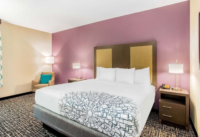 هتل La Quinta By Wyndham Hillsboro