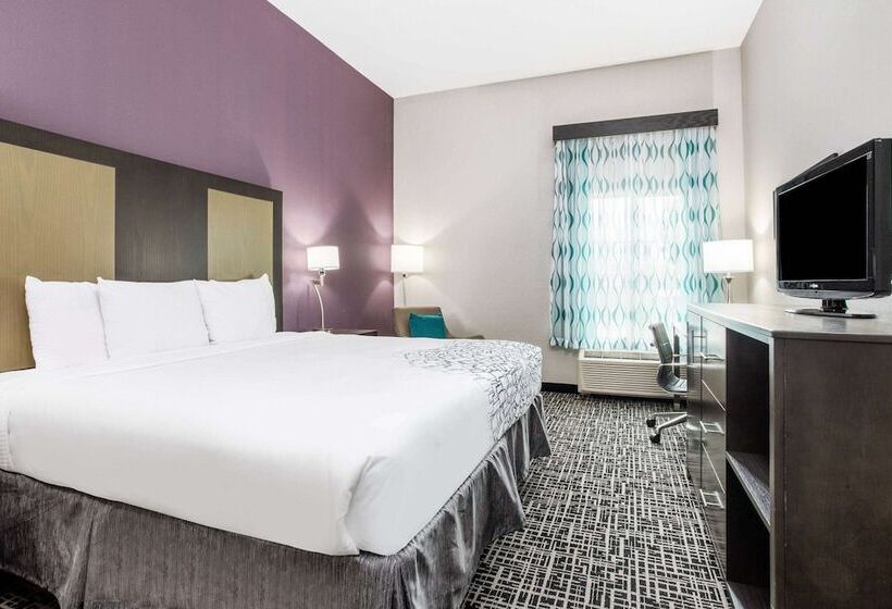هتل La Quinta By Wyndham Hillsboro