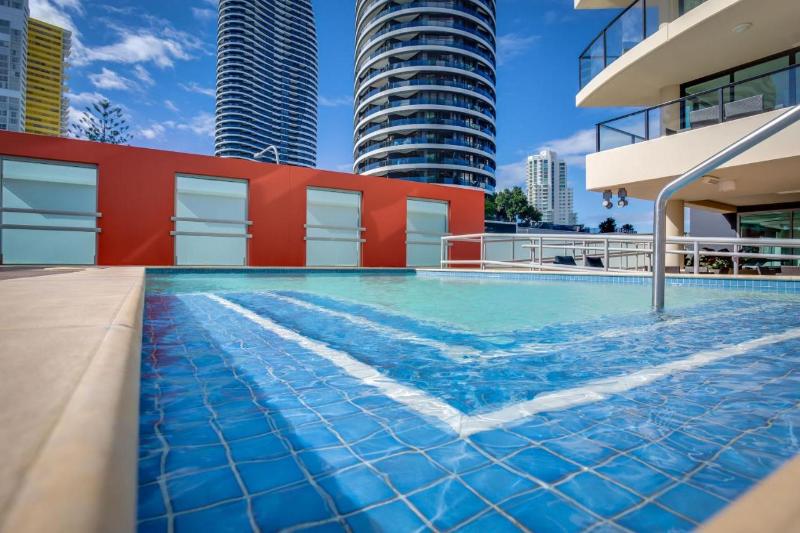 هتل Mantra Broadbeach On The Park