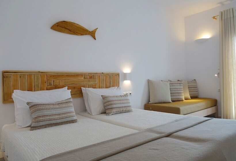 هتل Paros Bay