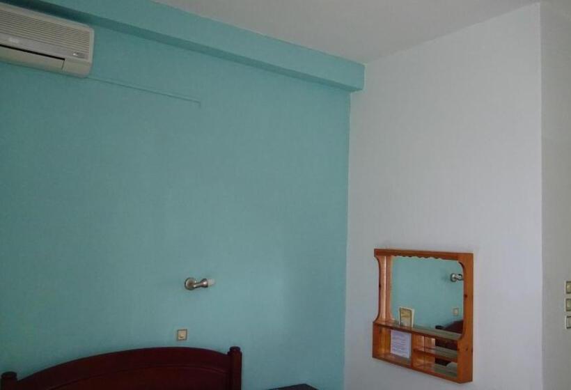هتل Poros House