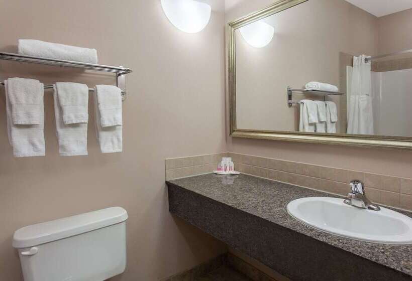 בית מלון כפרי Ramada By Wyndham Brooks