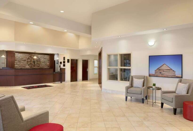 هتل Ramada By Wyndham Drayton Valley