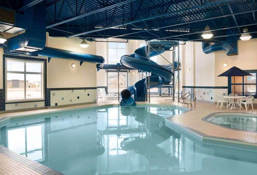 هتل Ramada By Wyndham Drayton Valley