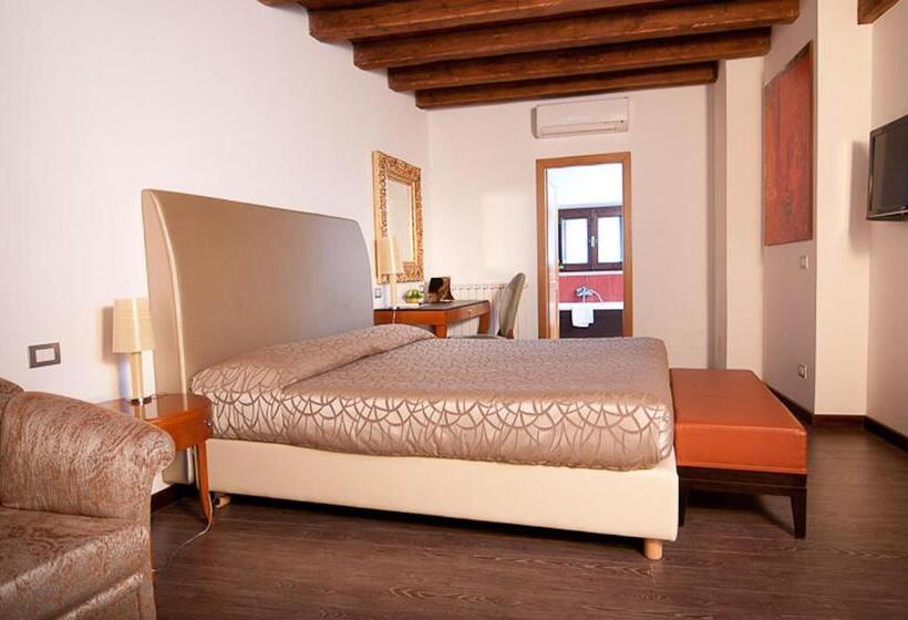 هتل St. Peter  Six Rooms & Suites