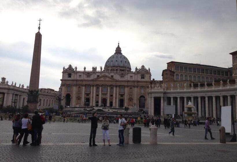 هتل St. Peter  Six Rooms & Suites