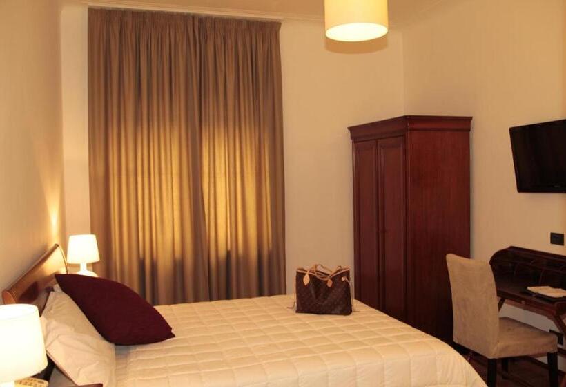 هتل St. Peter  Six Rooms & Suites