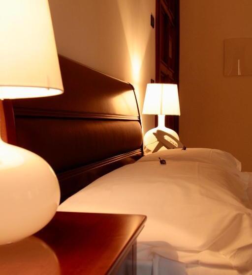 هتل St. Peter  Six Rooms & Suites